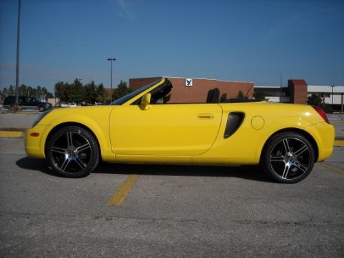 Photo Image Gallery & Touchup Paint: Toyota Mr2 in Solar Yellow   (576)  YEARS: 2000-2005