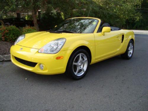 Photo Image Gallery & Touchup Paint: Toyota Mr2 in Solar Yellow   (576)  YEARS: 2000-2005