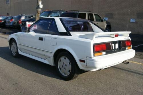Photo Image Gallery & Touchup Paint: Toyota Mr2 in Super White   (040)  YEARS: 1985-1988