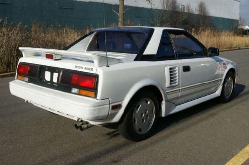 Photo Image Gallery & Touchup Paint: Toyota Mr2 in Super White   (040)  YEARS: 1985-1988