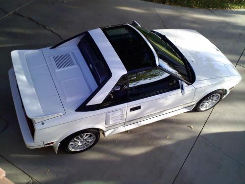 Photo Image Gallery & Touchup Paint: Toyota Mr2 in Super White   (040)  YEARS: 1985-1988