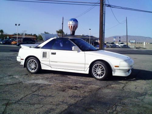 Photo Image Gallery & Touchup Paint: Toyota Mr2 in Super White   (040)  YEARS: 1985-1988