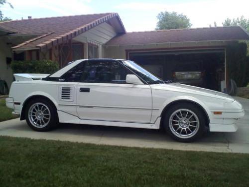 Photo Image Gallery & Touchup Paint: Toyota Mr2 in Super White   (040)  YEARS: 1985-1988