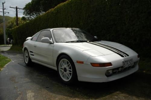 Photo Image Gallery & Touchup Paint: Toyota Mr2 in Super White   (040)  YEARS: 1993-1995