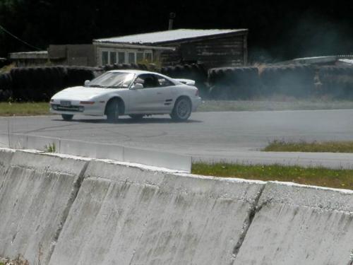 Photo Image Gallery & Touchup Paint: Toyota Mr2 in Super White   (040)  YEARS: 1993-1995
