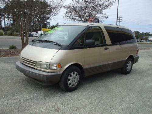 Photo of a 1991-1997 Toyota Previa in Sandstone Beige Metallic (paint color code 4K9