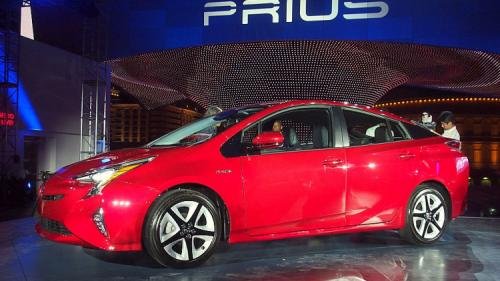 Photo Image Gallery & Touchup Paint: Toyota Prius in Hypersonic Red   (3T7)  YEARS: 2017-2017