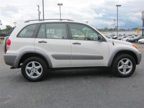 Photo Image Gallery & Touchup Paint: Toyota Rav4 in Natural White   (056)  YEARS: 2001-2003
