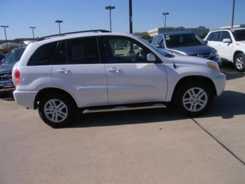 Photo Image Gallery & Touchup Paint: Toyota Rav4 in Frosted White Pearl  (064)  YEARS: 2002-2005
