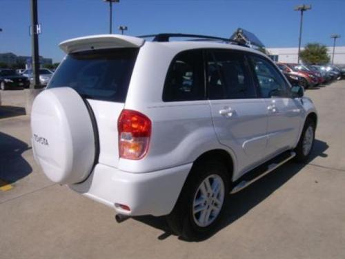 Photo Image Gallery & Touchup Paint: Toyota Rav4 in Frosted White Pearl  (064)  YEARS: 2002-2005