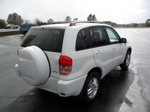 Photo Image Gallery & Touchup Paint: Toyota Rav4 in Frosted White Pearl  (064)  YEARS: 2002-2005