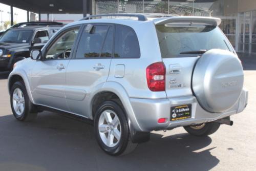 Photo Image Gallery & Touchup Paint: Toyota Rav4 in Titanium Metallic   (1D4)  YEARS: 2001-2005