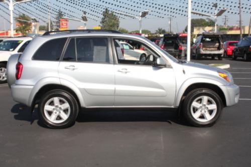 Photo Image Gallery & Touchup Paint: Toyota Rav4 in Titanium Metallic   (1D4)  YEARS: 2001-2005