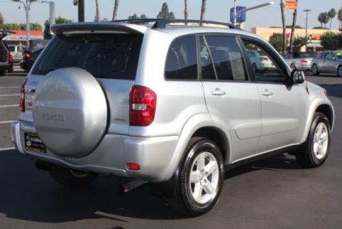 Photo Image Gallery & Touchup Paint: Toyota Rav4 in Titanium Metallic   (1D4)  YEARS: 2001-2005