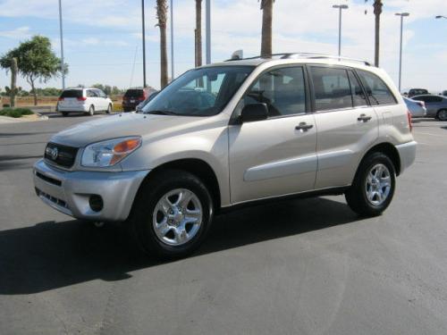 Photo Image Gallery & Touchup Paint: Toyota Rav4 in Savannah Metallic   (4R4)  YEARS: 2004-2005
