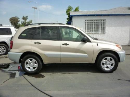 Photo Image Gallery & Touchup Paint: Toyota Rav4 in Savannah Metallic   (4R4)  YEARS: 2004-2005
