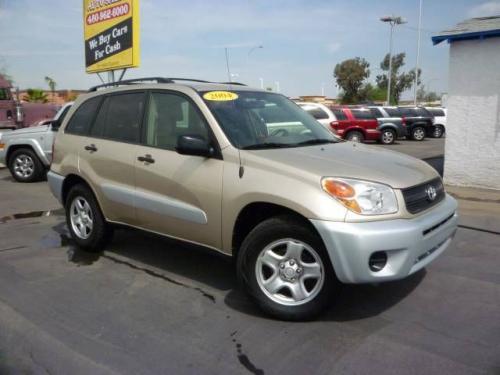 Photo Image Gallery & Touchup Paint: Toyota Rav4 in Savannah Metallic   (4R4)  YEARS: 2004-2005