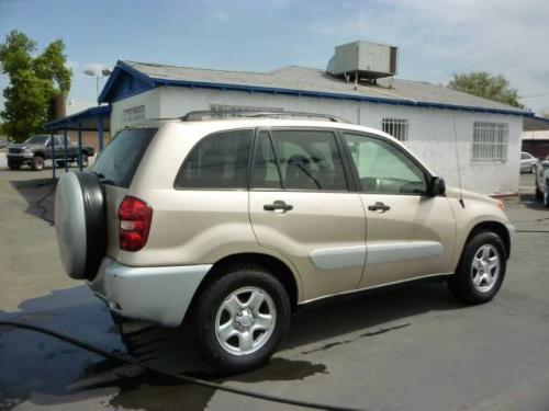 Photo Image Gallery & Touchup Paint: Toyota Rav4 in Savannah Metallic   (4R4)  YEARS: 2004-2005