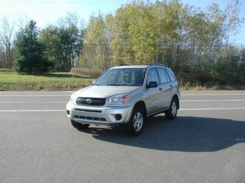 Photo Image Gallery & Touchup Paint: Toyota Rav4 in Savannah Metallic   (4R4)  YEARS: 2004-2005