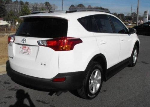 Photo Image Gallery & Touchup Paint: Toyota Rav4 in Super White   (040)  YEARS: 2013-2018
