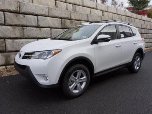 Photo Image Gallery & Touchup Paint: Toyota Rav4 in Super White   (040)  YEARS: 2016-2017