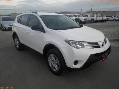 Photo Image Gallery & Touchup Paint: Toyota Rav4 in Super White   (040)  YEARS: 2016-2017