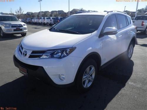 Photo Image Gallery & Touchup Paint: Toyota Rav4 in Super White   (040)  YEARS: 2016-2017