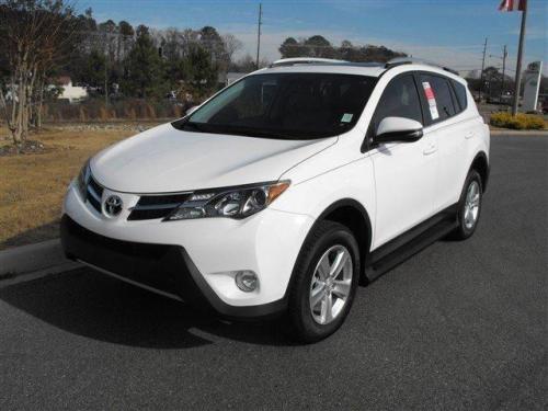 Photo Image Gallery & Touchup Paint: Toyota Rav4 in Super White   (040)  YEARS: 2016-2017
