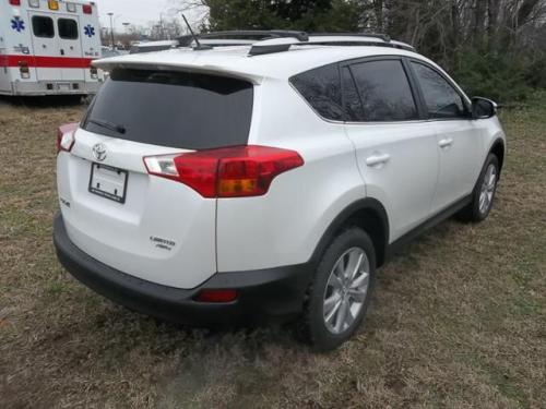 Photo Image Gallery & Touchup Paint: Toyota Rav4 in Blizzard Pearl   (070)  YEARS: 2013-2017
