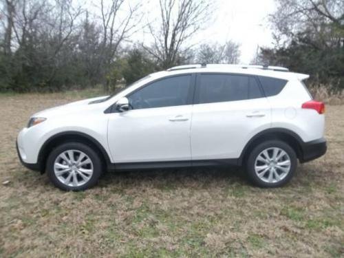Photo Image Gallery & Touchup Paint: Toyota Rav4 in Blizzard Pearl   (070)  YEARS: 2013-2017