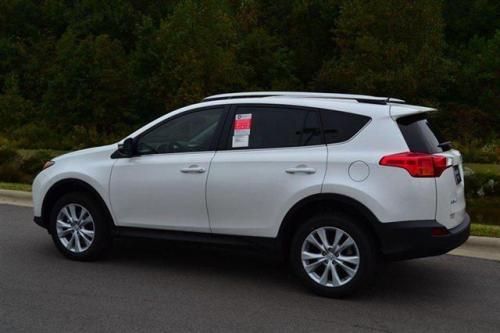Photo Image Gallery & Touchup Paint: Toyota Rav4 in Blizzard Pearl   (070)  YEARS: 2013-2017