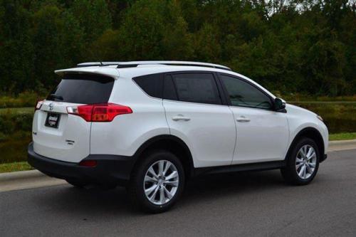 Photo Image Gallery & Touchup Paint: Toyota Rav4 in Blizzard Pearl   (070)  YEARS: 2013-2017