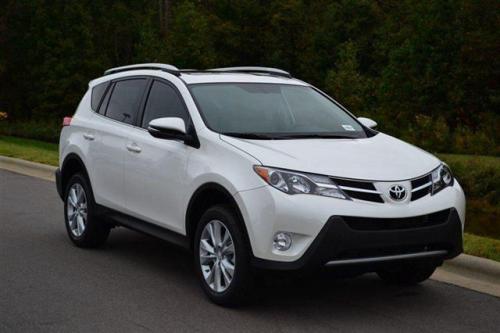 Photo Image Gallery & Touchup Paint: Toyota Rav4 in Blizzard Pearl   (070)  YEARS: 2013-2017