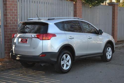 Photo Image Gallery & Touchup Paint: Toyota Rav4 in Classic Silver Metallic  (1F7)  YEARS: 2013-2015