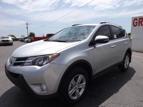 Photo Image Gallery & Touchup Paint: Toyota Rav4 in Classic Silver Metallic  (1F7)  YEARS: 2013-2015