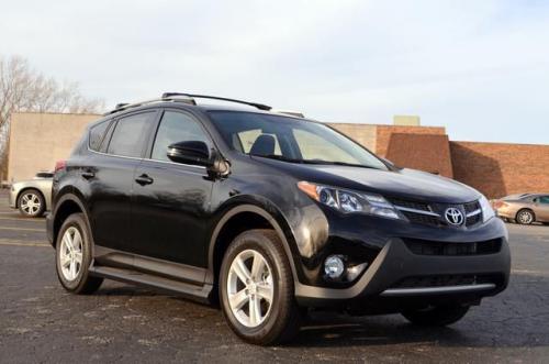 Photo Image Gallery & Touchup Paint: Toyota Rav4 in Black    (202)  YEARS: 2013-2018