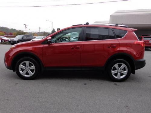 Photo Image Gallery & Touchup Paint: Toyota Rav4 in Barcelona Red Metallic  (3R3)  YEARS: 2013-2017