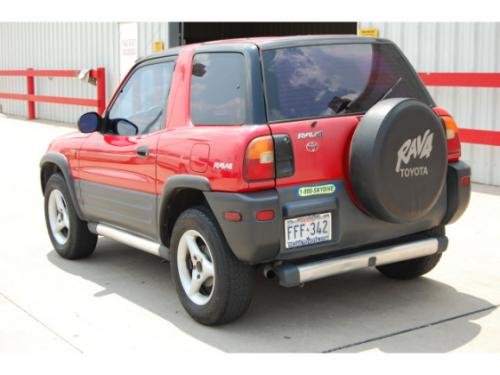 Photo of a 1996-1997 Toyota RAV4 in Bright Red (paint color code 3E6