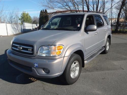 Photo Image Gallery & Touchup Paint: Toyota Sequoia In Thunder Gray 