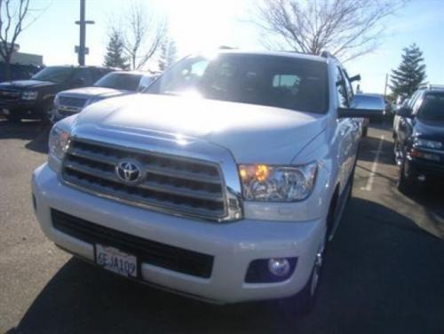 Photo Image Gallery & Touchup Paint: Toyota Sequoia in Arctic Frost Pearl  (071)  YEARS: 2008-2008