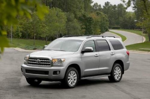Photo Image Gallery: Toyota Sequoia in Silver Sky Metallic  (1D6)  YEARS: -
