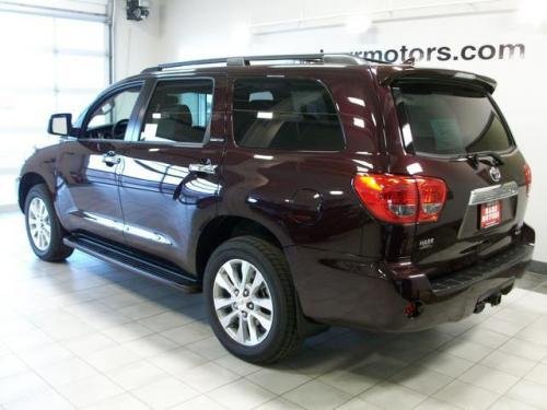 Photo of a 2012-2020 Toyota Sequoia in Sizzling Crimson Mica (paint color code 3R0