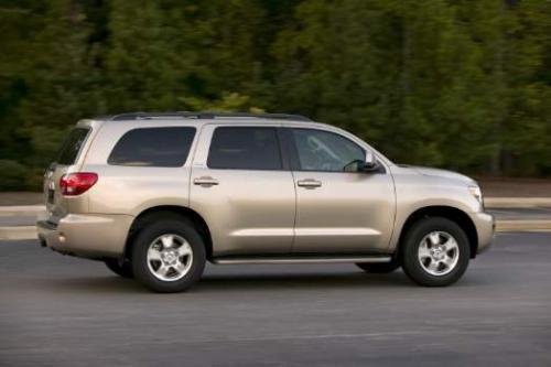 Photo Image Gallery & Touchup Paint: Toyota Sequoia in Desert Sand Mica  (4Q2)  YEARS: 2008-2008