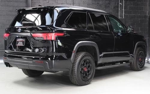 Photo of a 2023-2024 Toyota Sequoia in Midnight Black Metallic (paint color code 218