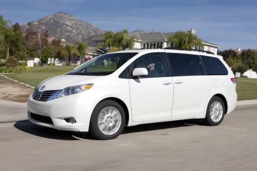 Photo Image Gallery & Touchup Paint: Toyota Sienna in Blizzard Pearl   (070)  YEARS: 2011-2017