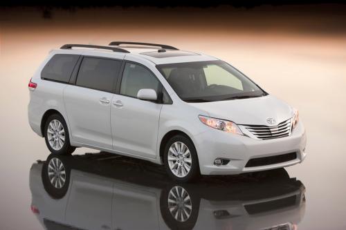 Photo Image Gallery & Touchup Paint: Toyota Sienna in Blizzard Pearl   (070)  YEARS: 2011-2017