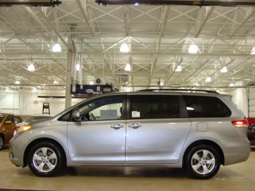 Photo Image Gallery & Touchup Paint: Toyota Sienna in Silver Sky Metallic  (1D6)  YEARS: 2011-2017