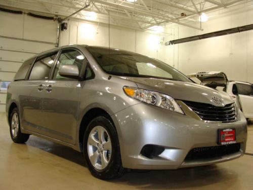 Photo Image Gallery & Touchup Paint: Toyota Sienna in Silver Sky Metallic  (1D6)  YEARS: 2011-2017