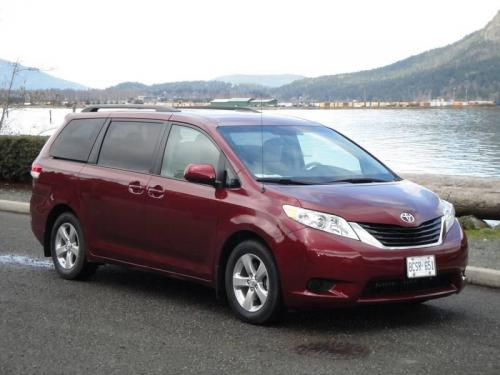 Photo Image Gallery & Touchup Paint: Toyota Sienna in Salsa Red Pearl  (3Q3)  YEARS: 2011-2017