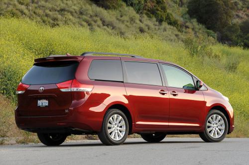 Photo Image Gallery & Touchup Paint: Toyota Sienna in Salsa Red Pearl  (3Q3)  YEARS: 2011-2017